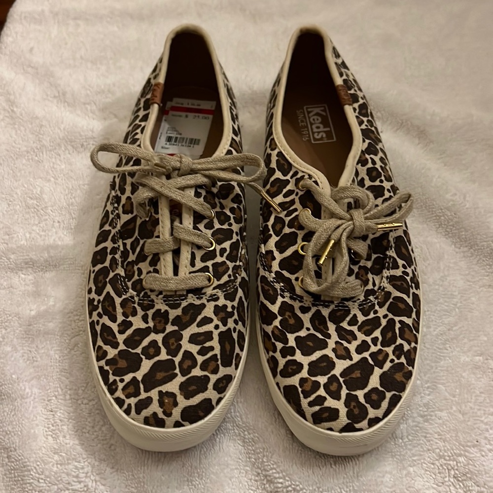 Leopard print sneaker